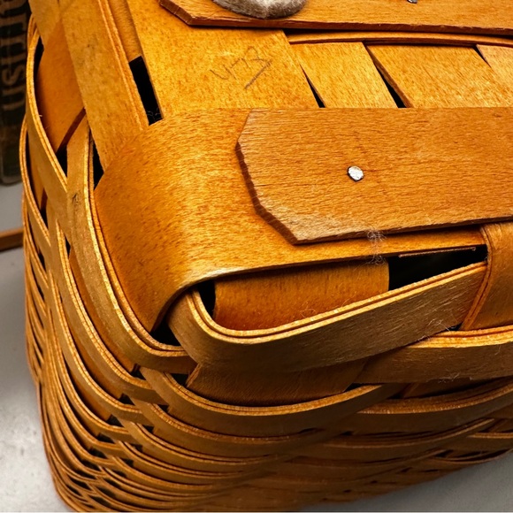 Vintage 1999 Longaberger Market Basket Woven Tan double swing Handled magazine - Picture 8 of 9